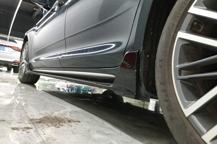 Used Geely Auto Preface 2023 2.0TD "Only This Verdant Green" Edition Left Side Sill