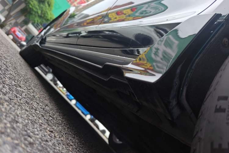 Used Geely Auto Preface 2023 2.0TD "Only This Verdant Green" Edition Left Side Sill