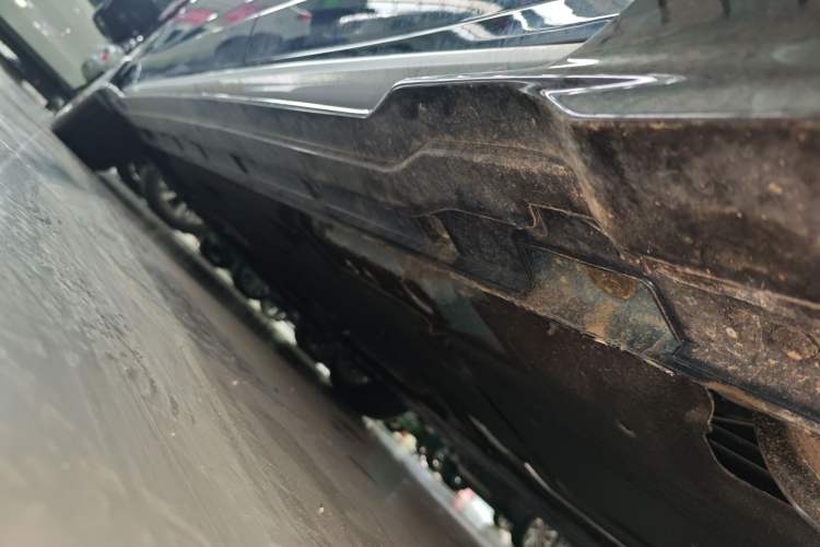 Used Geely Auto Preface 2023 2.0TD "Only This Verdant Green" Edition Left Side Sill