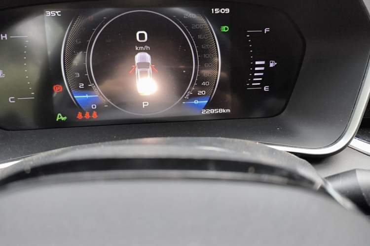 Used Geely Auto Preface 2023 1.5TD Fuyao Version Odometer Close Up