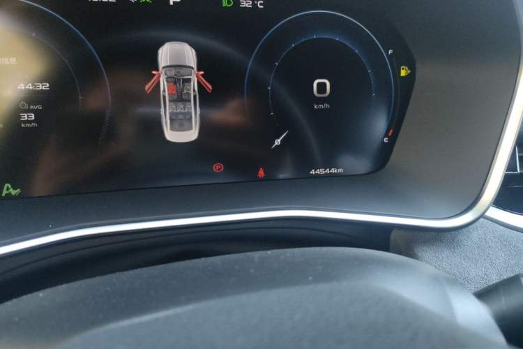 Used Geely Auto Preface 2023 2.0TD "Only This Verdant Green" Edition Odometer Close Up