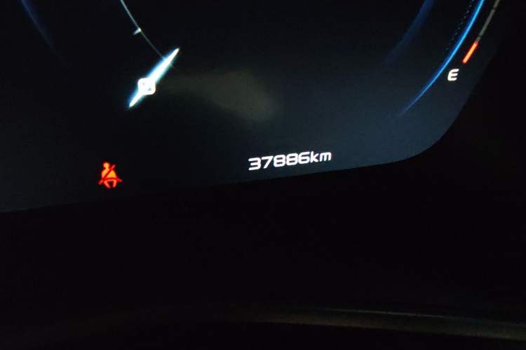 Used Geely Auto Preface 2023 1.5TD Kunlun Edition Odometer Close Up