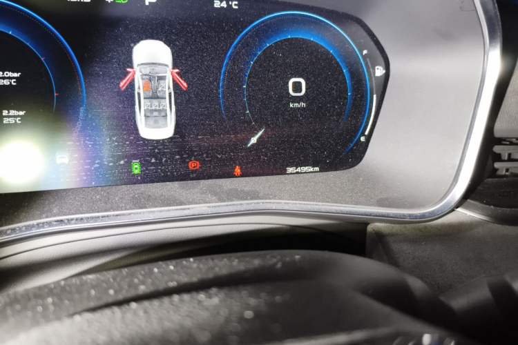 Used Geely Auto Preface 2023 2.0TD "Only This Verdant Green" Edition Odometer Close Up