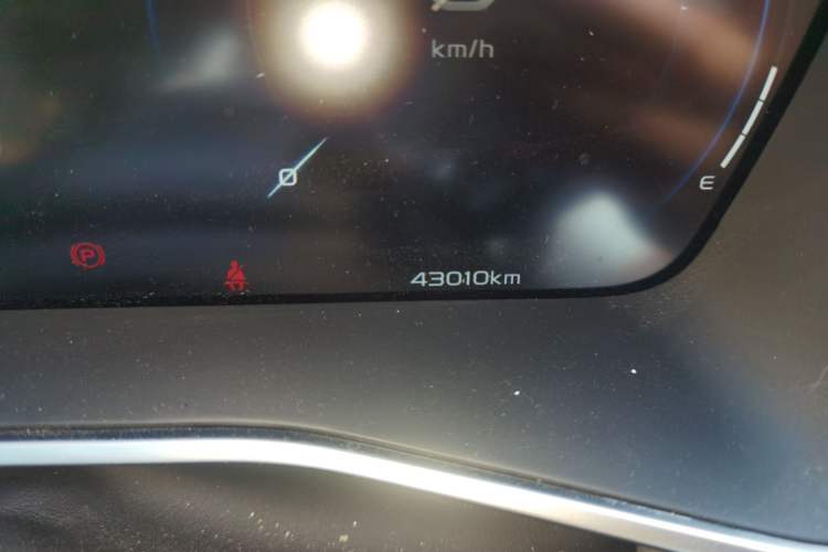 Used Geely Auto Preface 2023 2.0TD "Only This Verdant Green" Edition Odometer Close Up