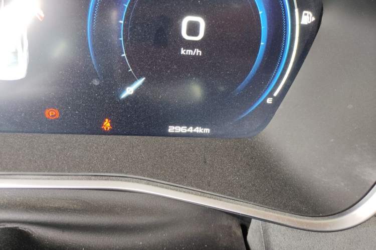Used Geely Auto Preface 2023 2.0TD "Only This Verdant Green" Edition Odometer Close Up