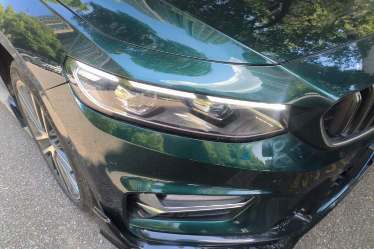 Used Geely Auto Preface 2023 2.0TD "Only This Verdant Green" Edition Right Front Headlight