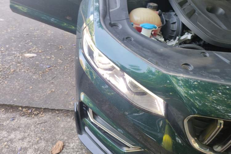 Used Geely Auto Preface 2023 2.0TD "Only This Verdant Green" Edition Right Front Headlight