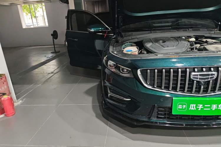 Used Geely Auto Preface 2023 2.0TD "Only This Verdant Green" Edition Right Front Headlight