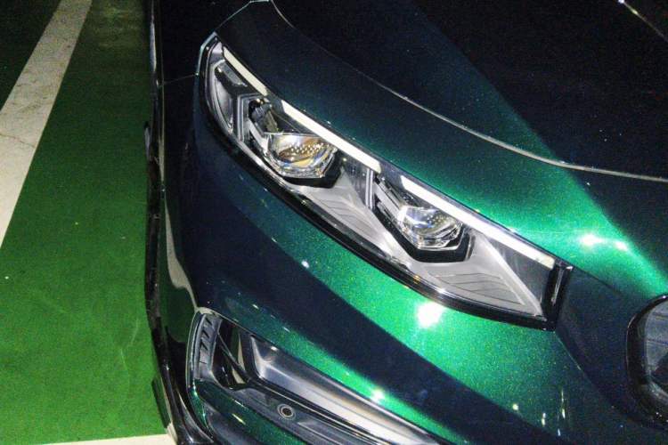 Used Geely Auto Preface 2023 2.0TD "Only This Verdant Green" Edition Right Front Headlight