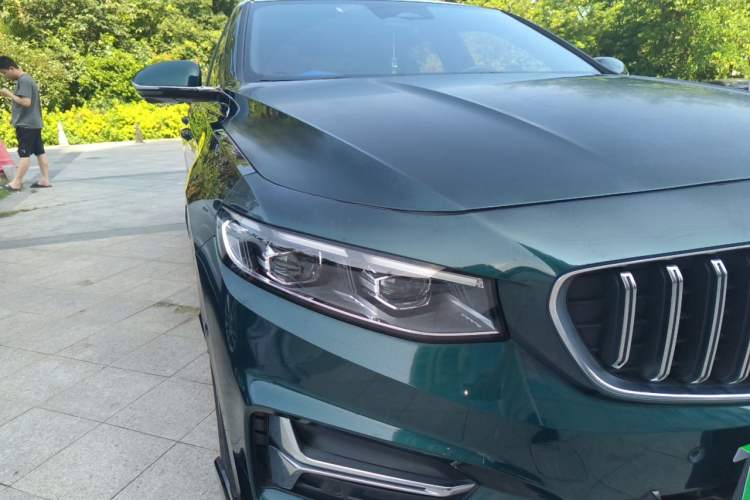 Used Geely Auto Preface 2023 2.0TD "Only This Verdant Green" Edition Right Front Headlight