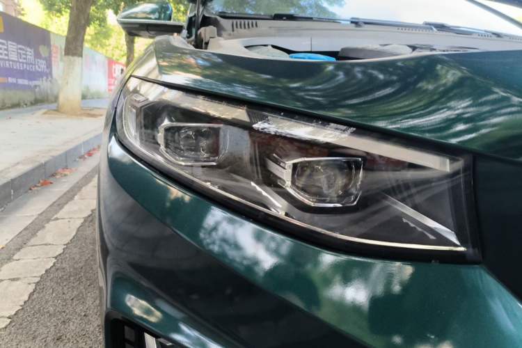 Used Geely Auto Preface 2023 2.0TD "Only This Verdant Green" Edition Right Front Headlight