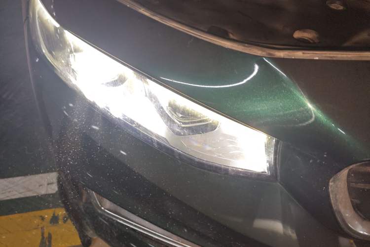 Used Geely Auto Preface 2023 2.0TD "Only This Verdant Green" Edition Right Front Headlight