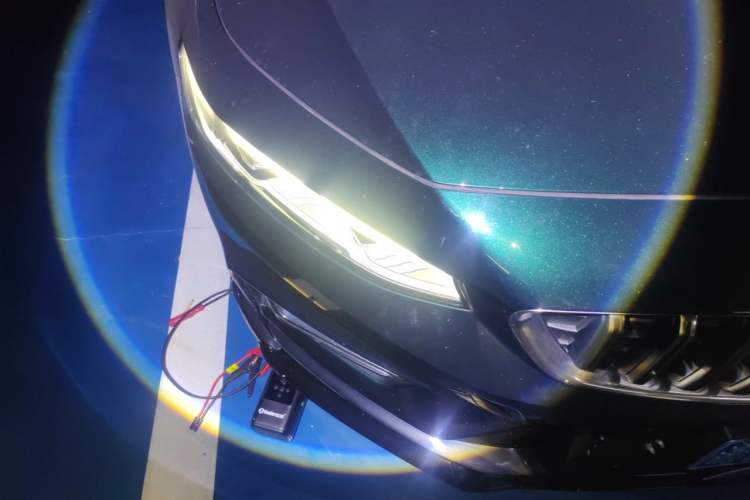 Used Geely Auto Preface 2023 2.0TD "Only This Verdant Green" Edition Right Front Headlight
