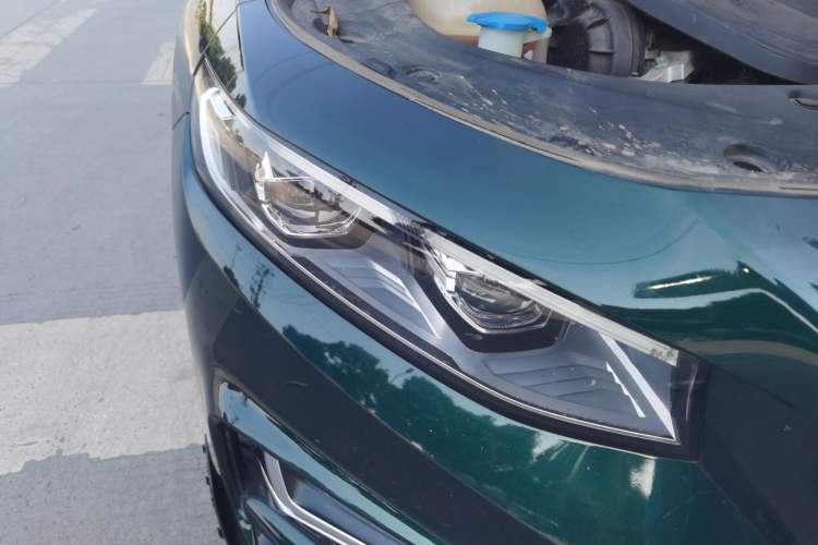 Used Geely Auto Preface 2023 2.0TD "Only This Verdant Green" Edition Right Front Headlight
