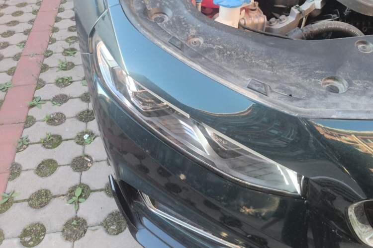 Used Geely Auto Preface 2023 2.0TD "Only This Verdant Green" Edition Right Front Headlight