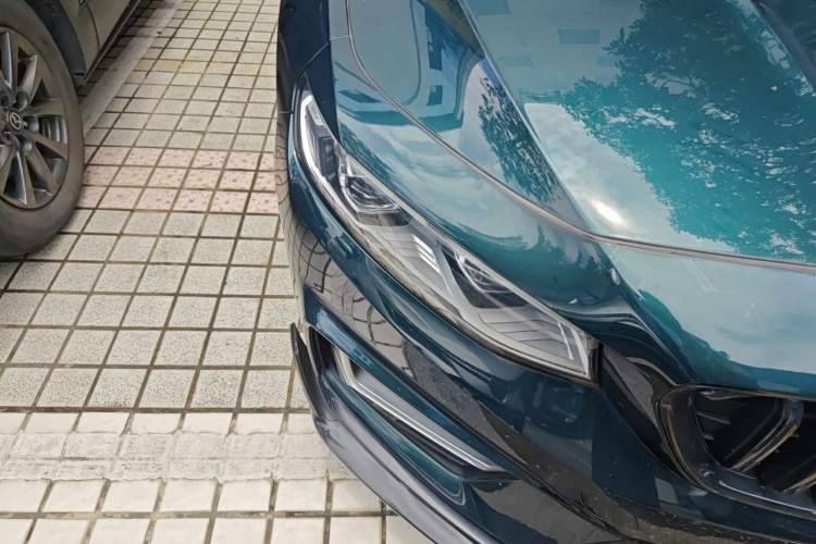 Used Geely Auto Preface 2023 2.0TD "Only This Verdant Green" Edition Right Front Headlight
