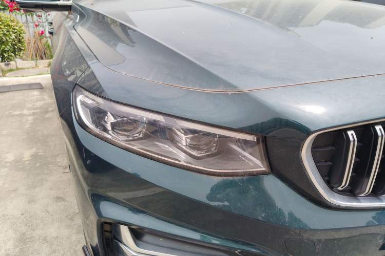 Used Geely Auto Preface 2023 2.0TD "Only This Verdant Green" Edition Right Front Headlight