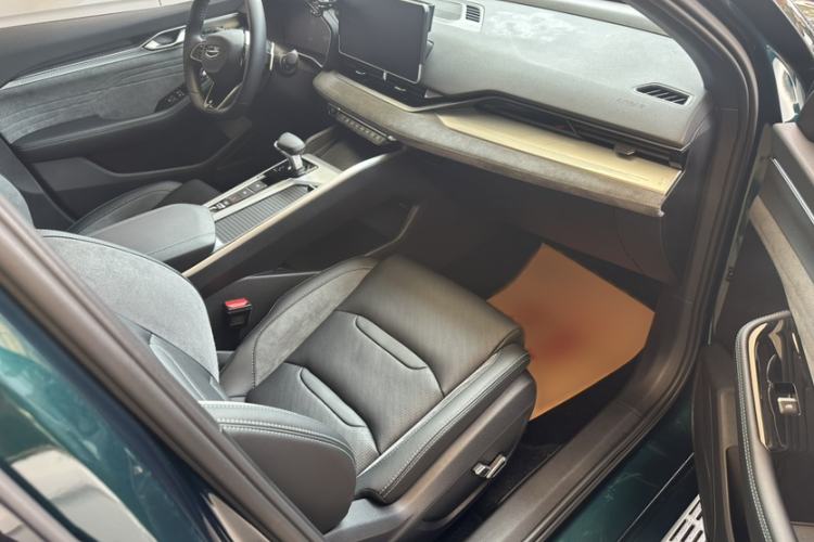 Used Geely Auto Preface 2023 2.0TD "Only This Verdant Green" Edition Right Front Seat