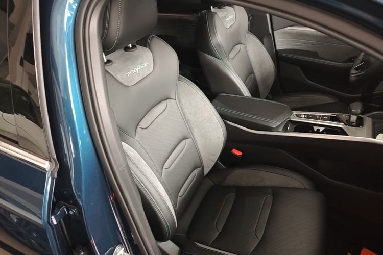 Used Geely Auto Preface 2023 2.0TD "Only This Verdant Green" Edition Right Front Seat