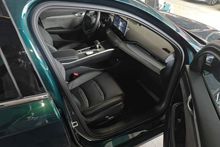 Used Geely Auto Preface 2023 2.0TD "Only This Verdant Green" Edition Right Front Seat