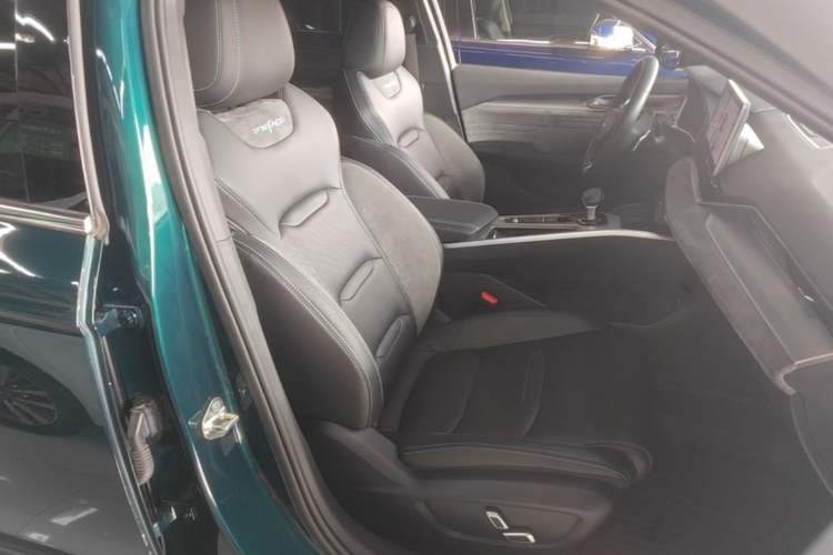Used Geely Auto Preface 2023 2.0TD "Only This Verdant Green" Edition Right Front Seat