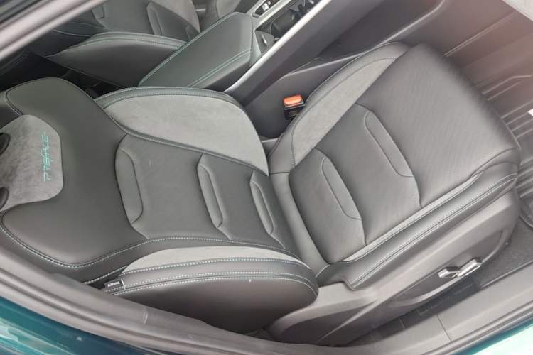 Used Geely Auto Preface 2023 2.0TD "Only This Verdant Green" Edition Right Front Seat