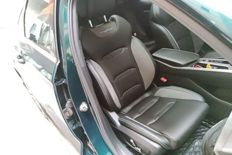 Used Geely Auto Preface 2023 2.0TD "Only This Verdant Green" Edition Right Front Seat