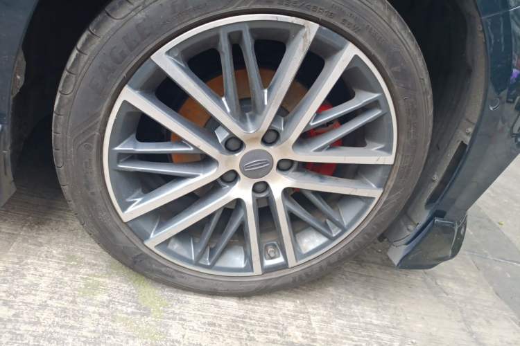 Used Geely Auto Preface 2023 2.0TD "Only This Verdant Green" Edition Right Front Wheel Hub