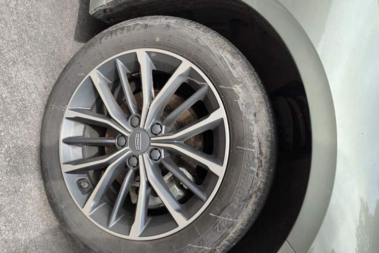 Used Geely Auto Preface 2023 1.5TD Fuyao Version Right Front Wheel Hub