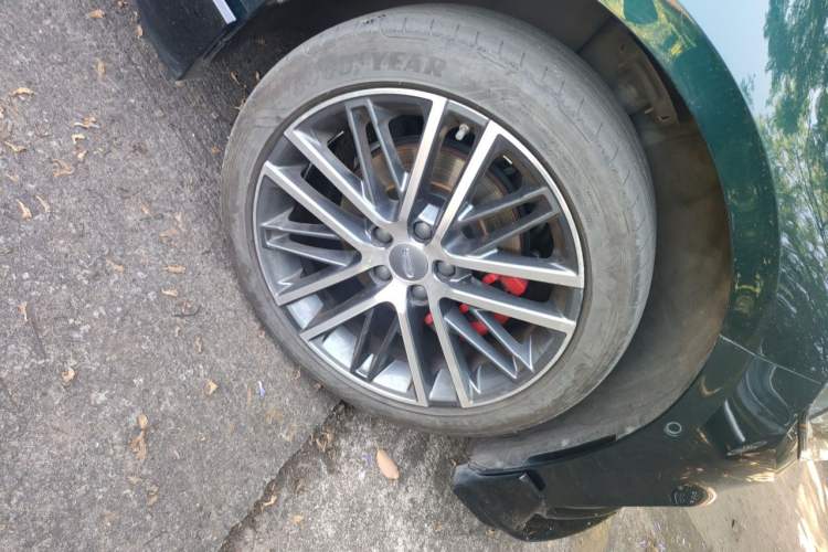 Used Geely Auto Preface 2023 2.0TD "Only This Verdant Green" Edition Right Front Wheel Hub