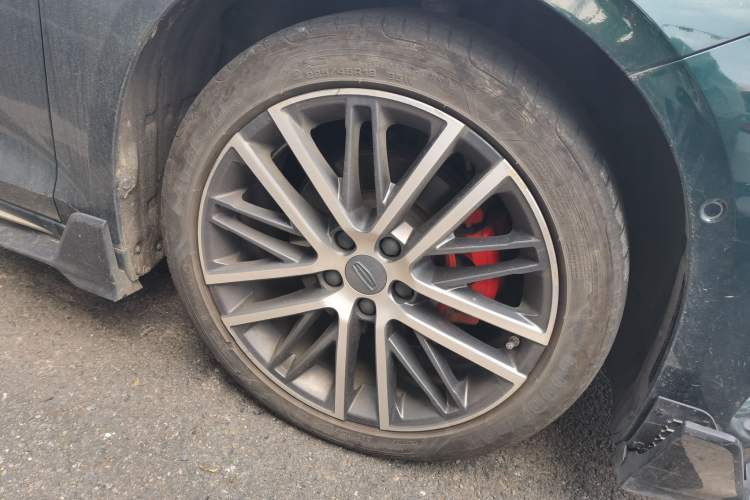 Used Geely Auto Preface 2023 2.0TD "Only This Verdant Green" Edition Right Front Wheel Hub