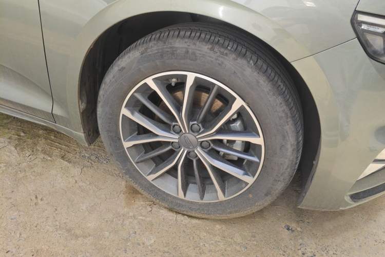 Used Geely Auto Preface 2023 1.5TD Fuyao Version Right Front Wheel Hub