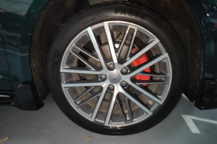 Used Geely Auto Preface 2023 2.0TD "Only This Verdant Green" Edition Right Front Wheel Hub