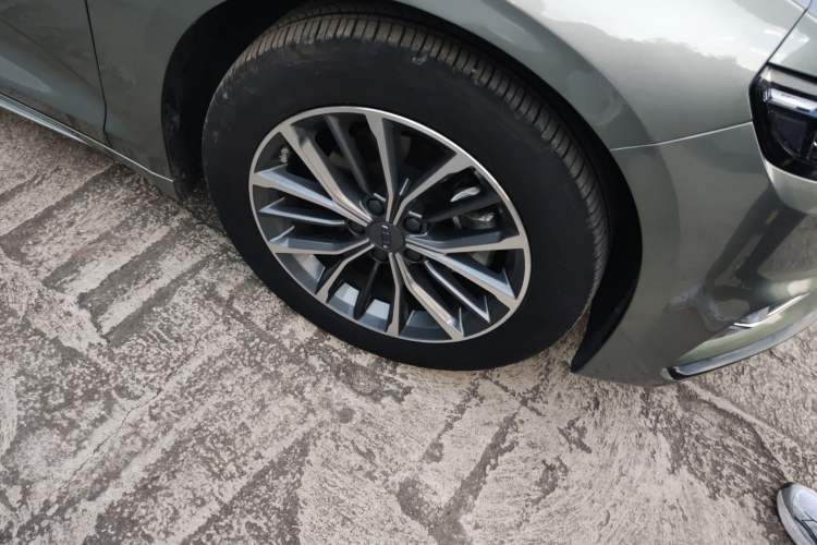 Used Geely Auto Preface 2023 1.5TD Fuyao Version Right Front Wheel Hub