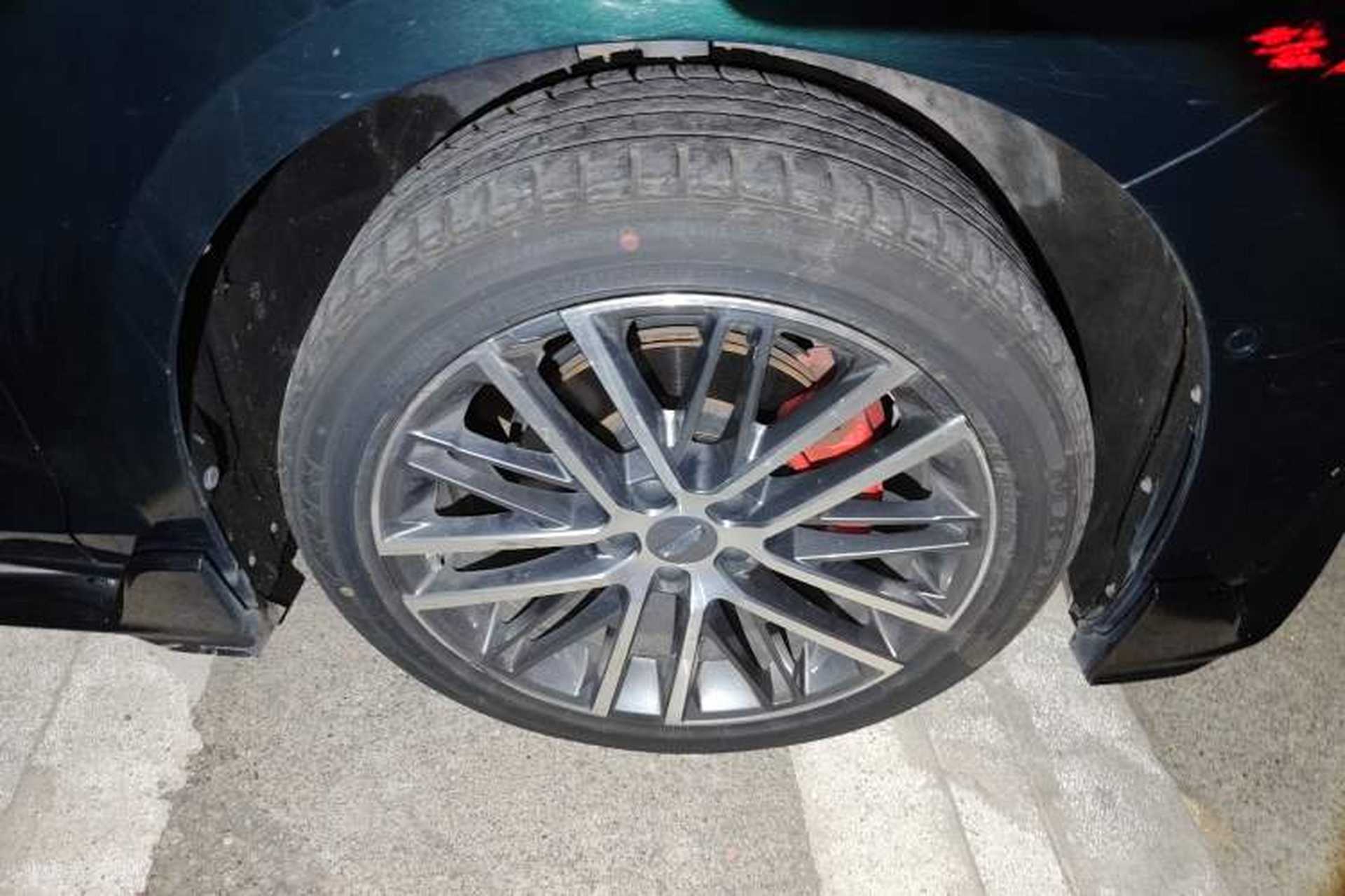 Used Geely Auto Preface 2023 2.0TD "Only This Verdant Green" Edition Right Front Wheel Hub