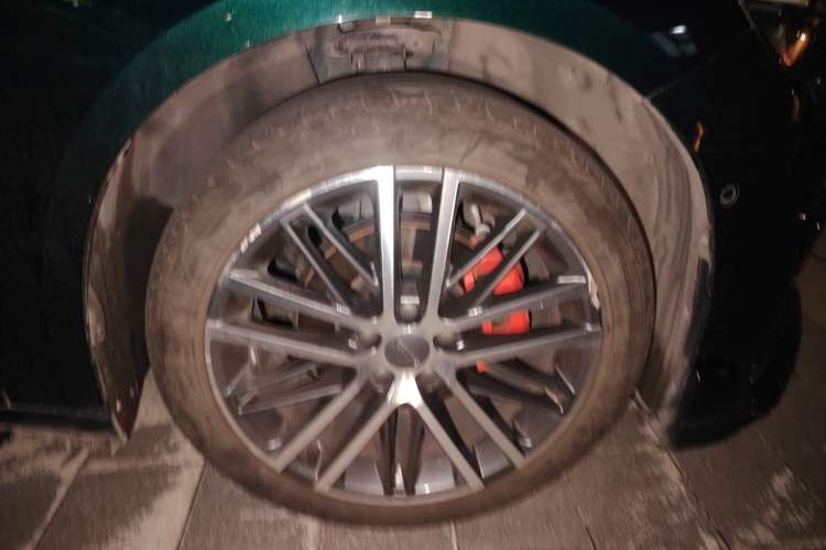 Used Geely Auto Preface 2023 2.0TD "Only This Verdant Green" Edition Right Front Wheel Hub