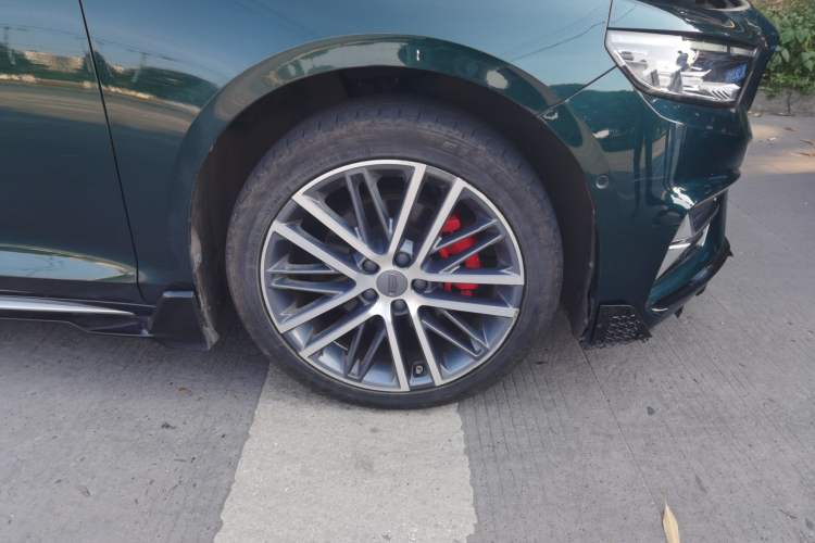 Used Geely Auto Preface 2023 2.0TD "Only This Verdant Green" Edition Right Front Wheel Hub
