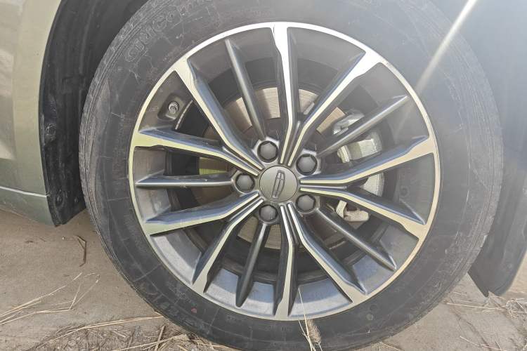 Used Geely Auto Preface 2023 1.5TD Fuyao Version Right Front Wheel Hub