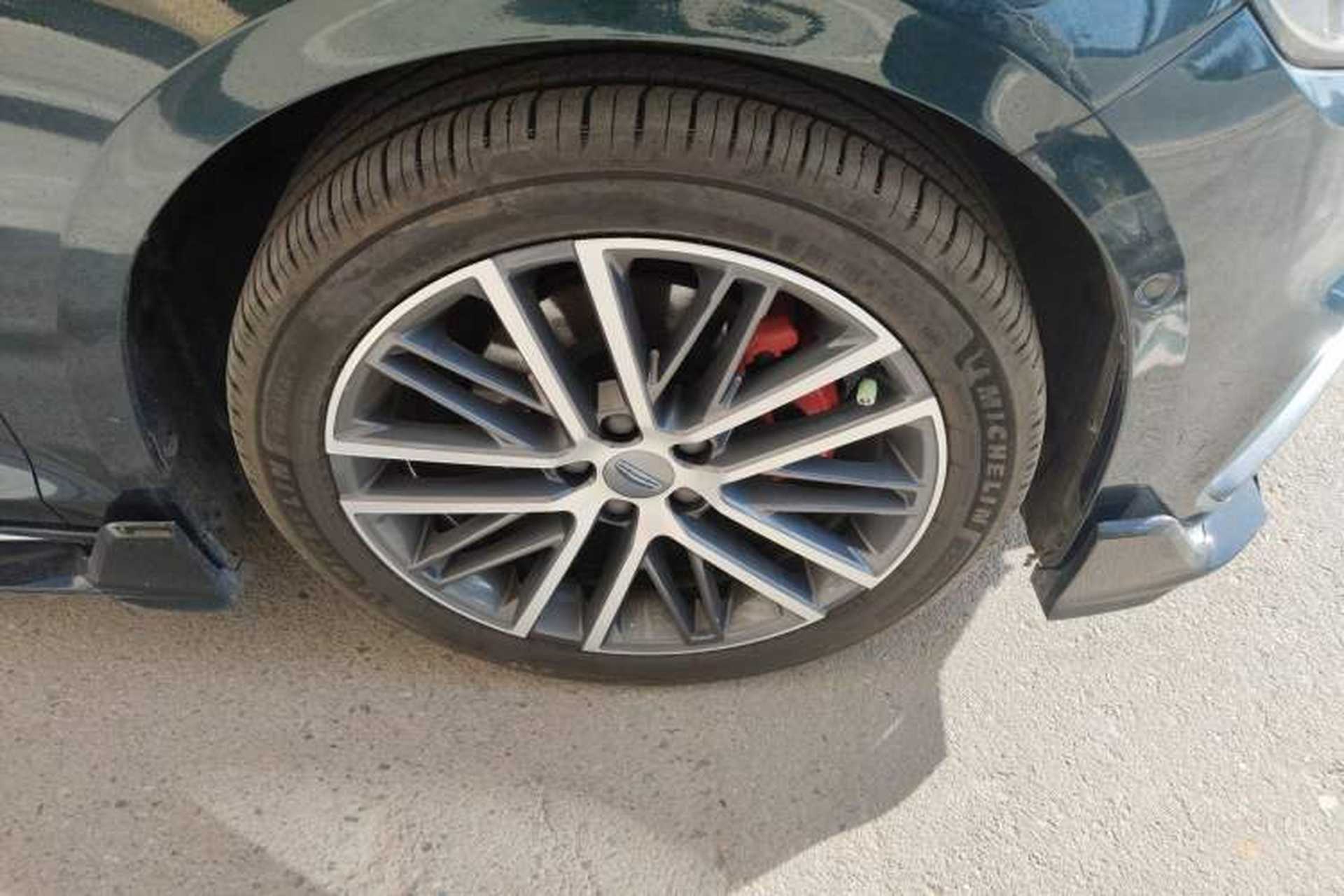 Used Geely Auto Preface 2023 2.0TD "Only This Verdant Green" Edition Right Front Wheel Hub