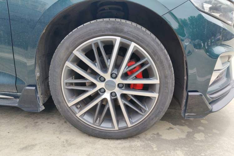 Used Geely Auto Preface 2023 2.0TD "Only This Verdant Green" Edition Right Front Wheel Hub