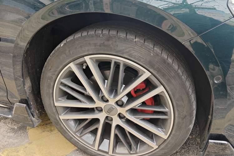 Used Geely Auto Preface 2023 2.0TD "Only This Verdant Green" Edition Right Front Wheel Hub