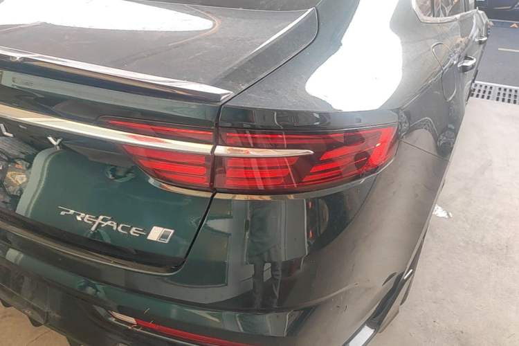 Used Geely Auto Preface 2023 2.0TD "Only This Verdant Green" Edition Right Rear Taillight