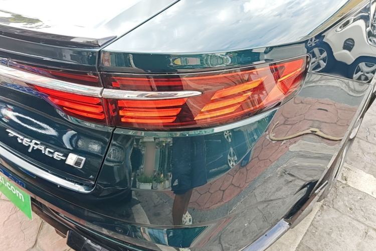 Used Geely Auto Preface 2023 2.0TD "Only This Verdant Green" Edition Right Rear Taillight