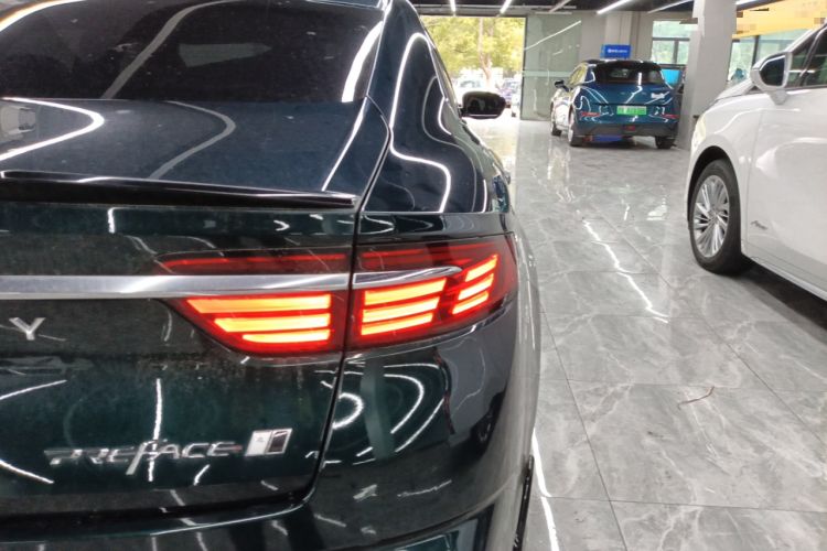 Used Geely Auto Preface 2023 2.0TD "Only This Verdant Green" Edition Right Rear Taillight