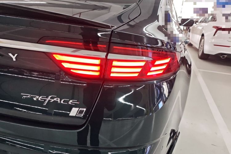 Used Geely Auto Preface 2023 2.0TD "Only This Verdant Green" Edition Right Rear Taillight