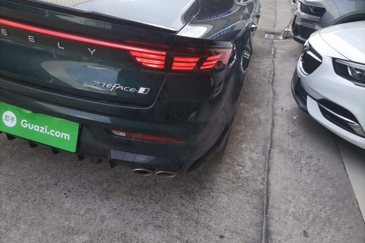Used Geely Auto Preface 2023 2.0TD "Only This Verdant Green" Edition Right Rear Taillight