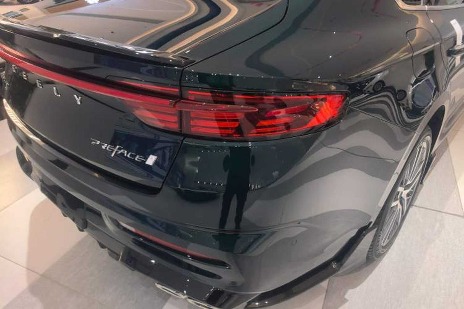 Used Geely Auto Preface 2023 2.0TD "Only This Verdant Green" Edition Right Rear Taillight
