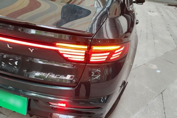 Used Geely Auto Preface 2023 2.0TD "Only This Verdant Green" Edition Right Rear Taillight