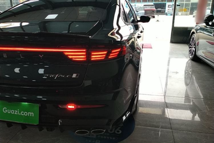 Used Geely Auto Preface 2023 2.0TD "Only This Verdant Green" Edition Right Rear Taillight