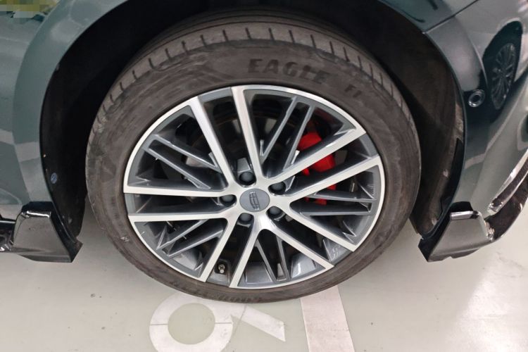 Used Geely Auto Preface 2023 2.0TD "Only This Verdant Green" Edition Right Rear Wheel Hub
